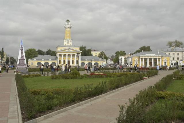 Сусанинская площадь. Вид на здания Пожарной каланчи и Гауптвахты. Кострома