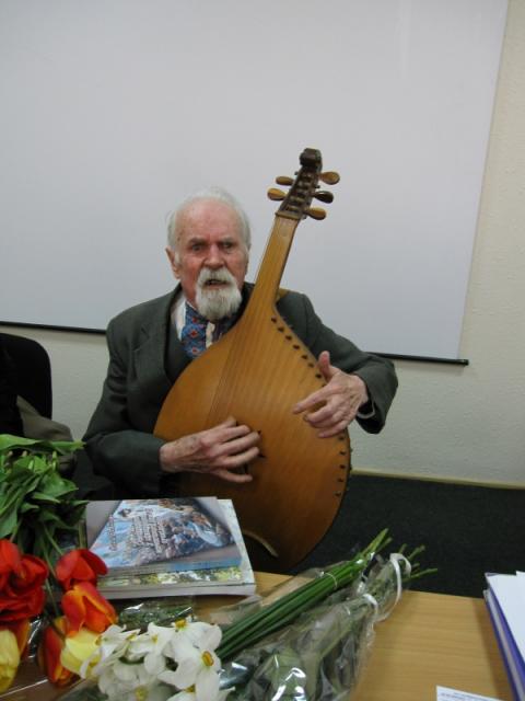 Учить детей любованию. Празднование 85-летнего юбилея первого директора Запорожского художественного музея Учить детей любованию. Празднование 85-летнего юбилея первого директора Запорожского художественного музея