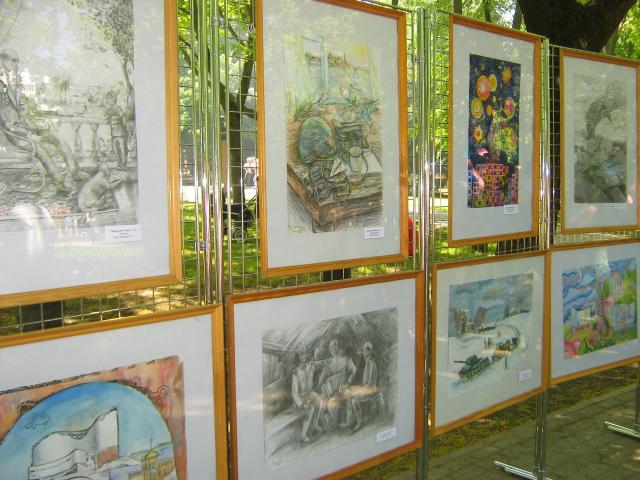 Выставка работ учащихся  Детской художественной школы Белгорода