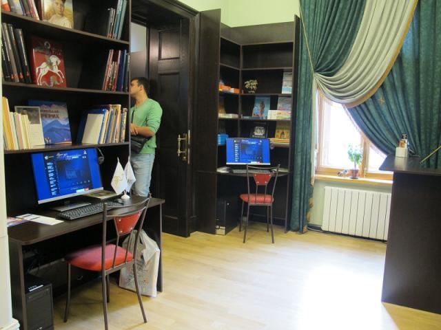 Открытие информационно-образовательного центра «Русский музей: виртуальный филиал» в Музее-институте семьи Рерихов