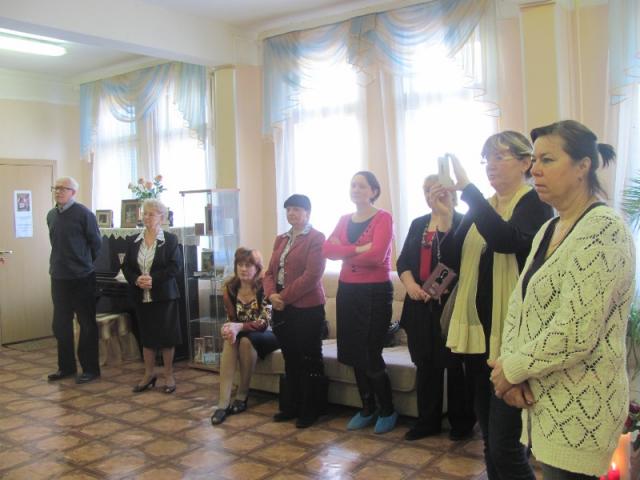 Выставка Александра Киселёва "Музы весны" в школе № 601