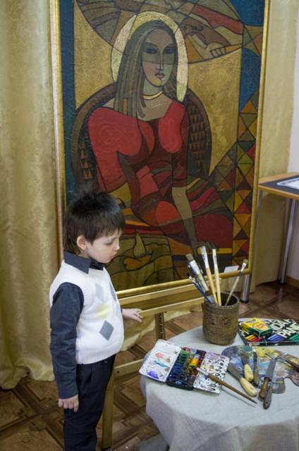 Выставка Александра Киселёва "Музы весны" в школе № 601