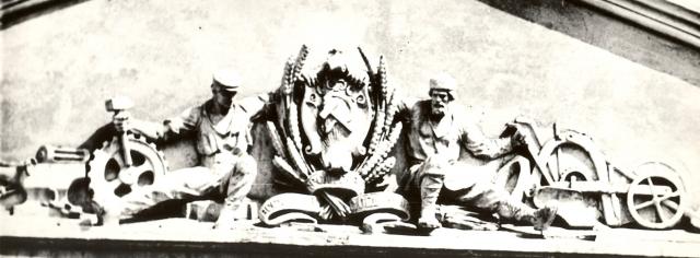 Надольский С.Р. Скульптура на тимпане фронтона Дворца революции. 1923-1925